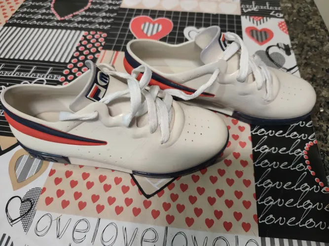 Vendo tênis fila melissa