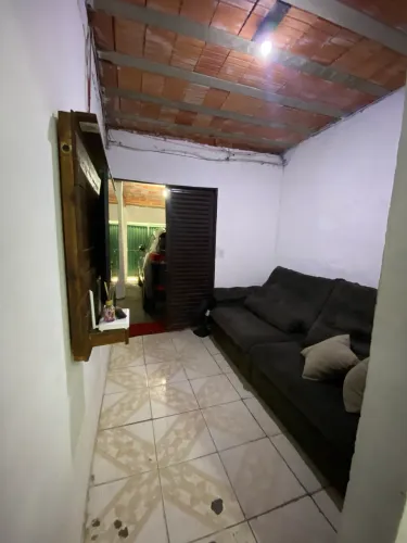 Aluga-se Casa