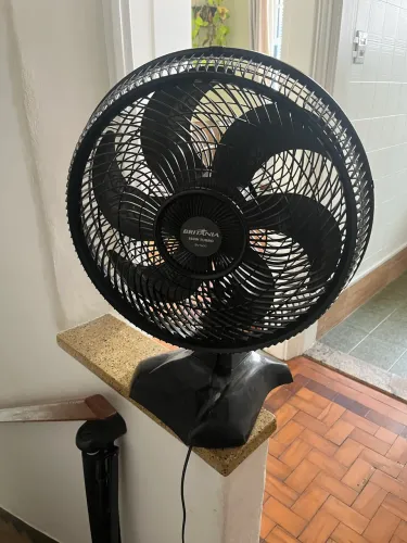 Ventilador britania 150w turbo