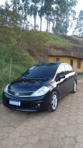 Nissan Tiida SL 1.8/1.8 Flex 16V Mec. 2012