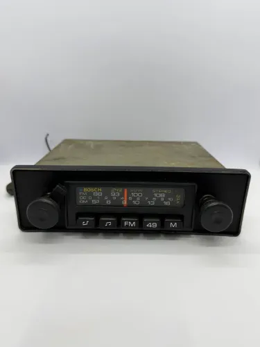Rádio automotivo antigo Bosch, modelo 243