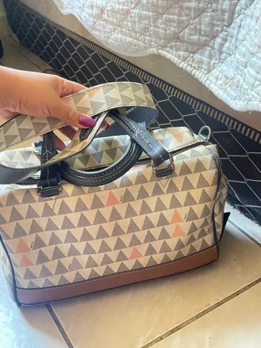 Bolsa Schütz triangle