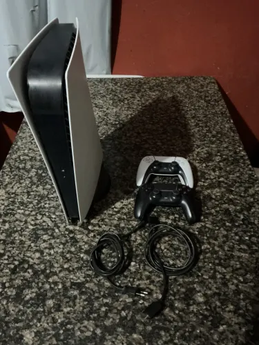 Ps5 digital + 2 controles