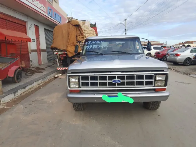 Ford F1000 