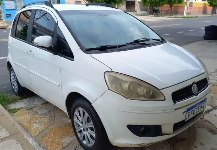 Fiat Idea Attractive 1.4 Fire Flex 8V 5P 2012