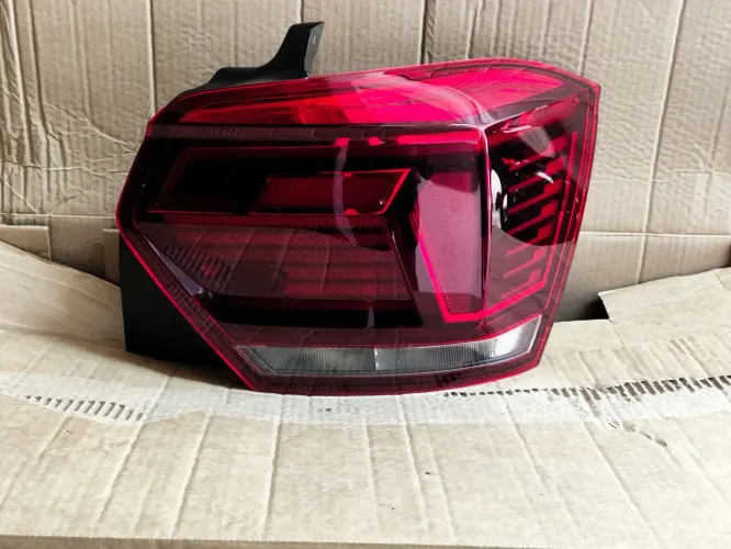 Lanterna polo GTS led lado direito 