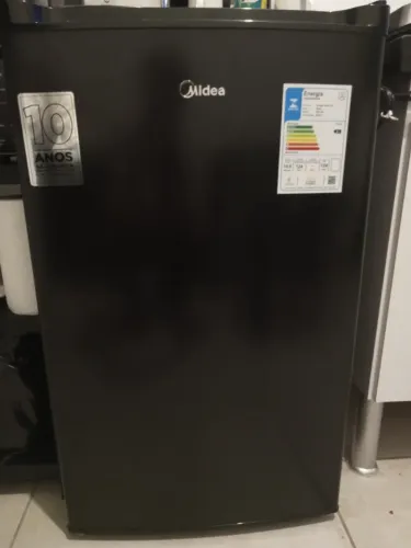 Frigobar 124 litros Midea black Edition preto 127v