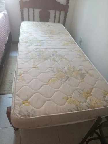 Vendo cama c colchão 