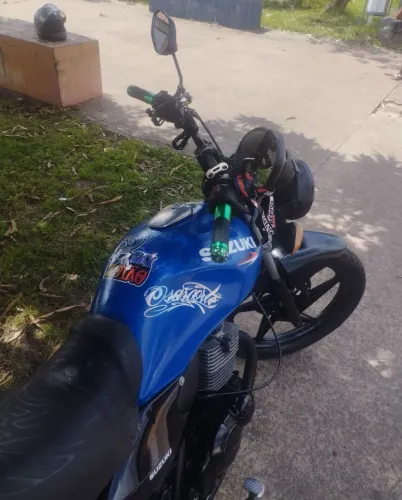 Suzuki 125 arrumada vender logo de leilão"