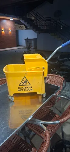 Carrinho de limpeza betanin 20 litos