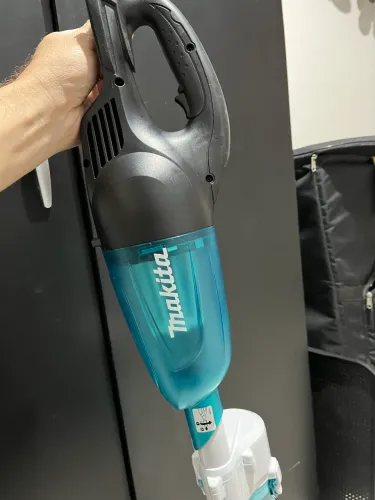Aspirador de pó Makita com bateria