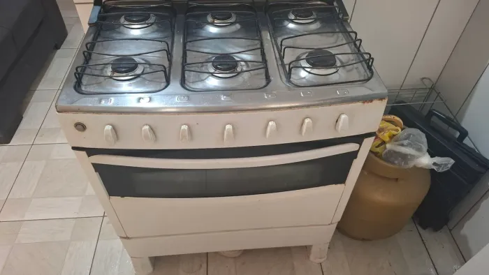 Fogão 6 bocas ou troco por um fogão de 4 bocas