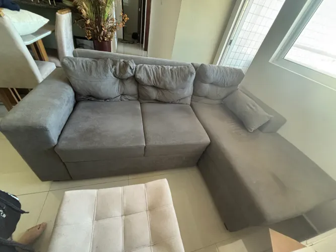 Sofá 3 lugares em ?L?