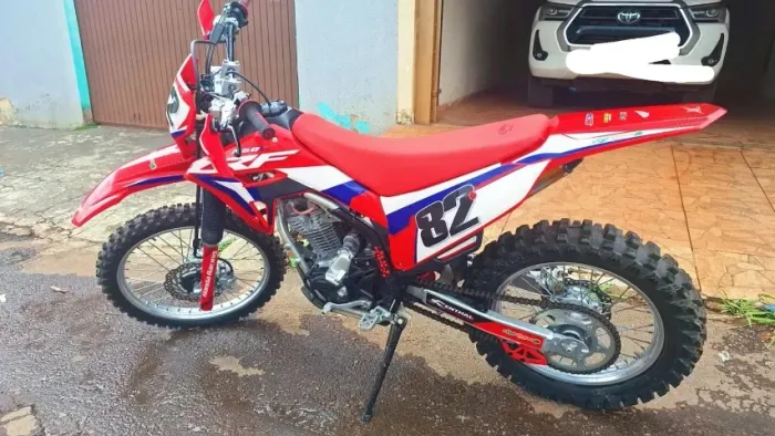 Moto Honda CRF 250F - para trilha