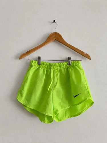 Short Nike neon feminino, tamanho P/M
