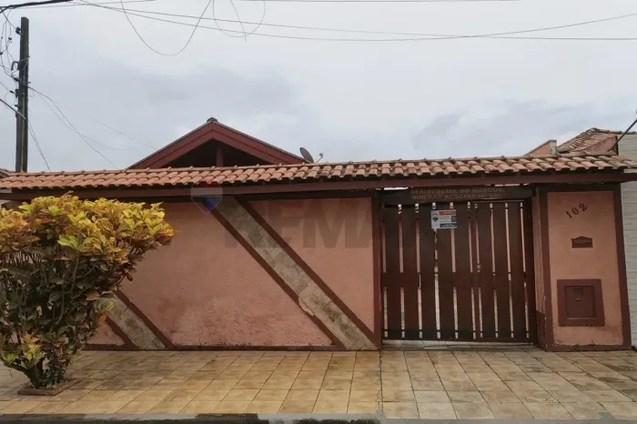 Alugua Casa 2 Quartos e 1 Suite