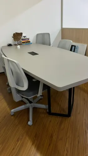 Mesa de Reunião