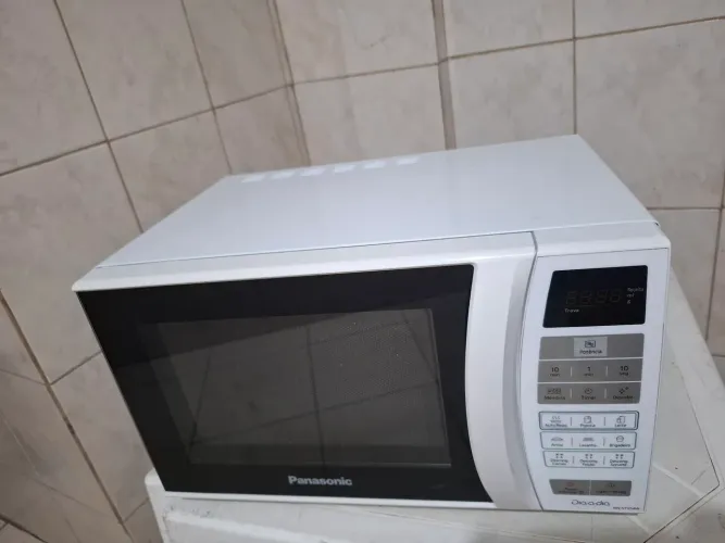 Lindo micro ondas 18 litros impecável 
