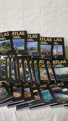 Coleção incompleta Atlas National Geographic - 19 volumes