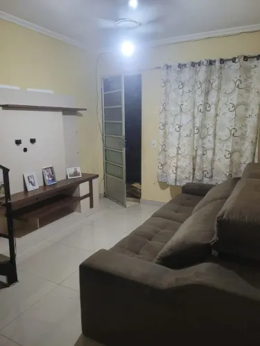 Casa dúplex já com alguns móveis....920 já com condomínio!!