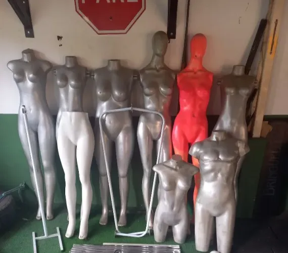 Manequim para montar loja roupa