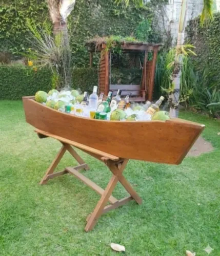 Canoa para bebidas e eventos