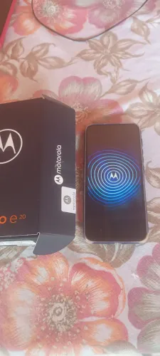 Moto e20
