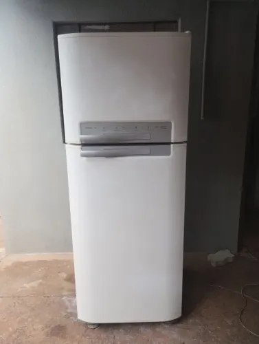 GELADEIRA ELECTROLUX DF47 400 LITROS