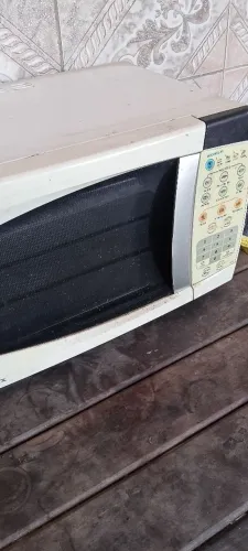 Vendo microondas com defeito
