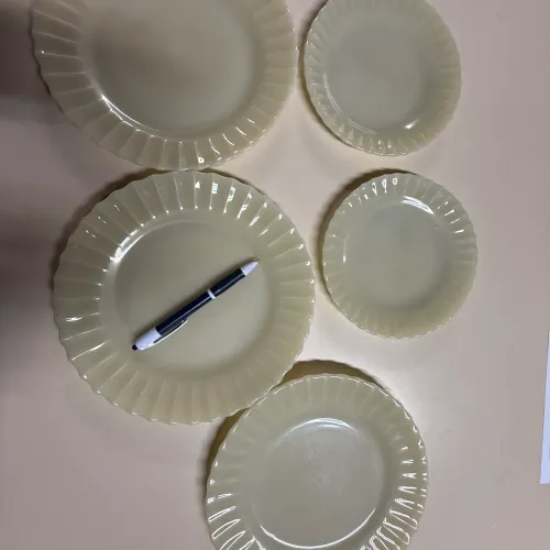 pratos colorex  3 rasos e  2 sobremesa ou pão 