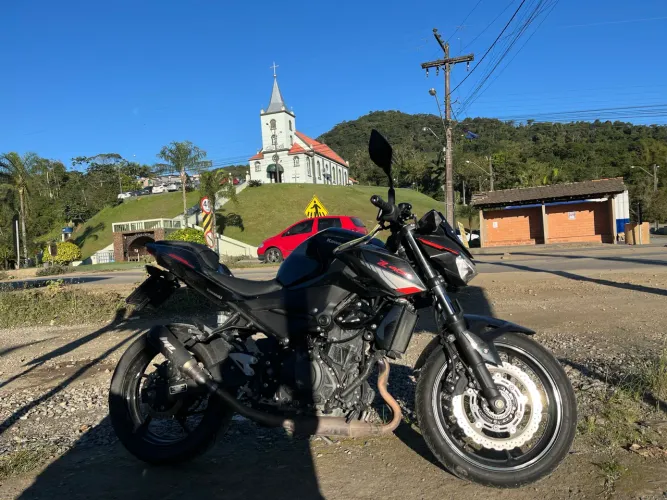 Vende-se Kawasaki Z400
