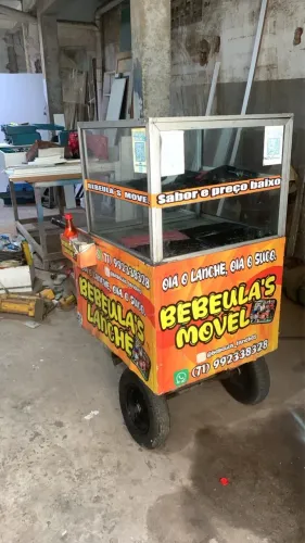 Carro de lanche com vitrine 