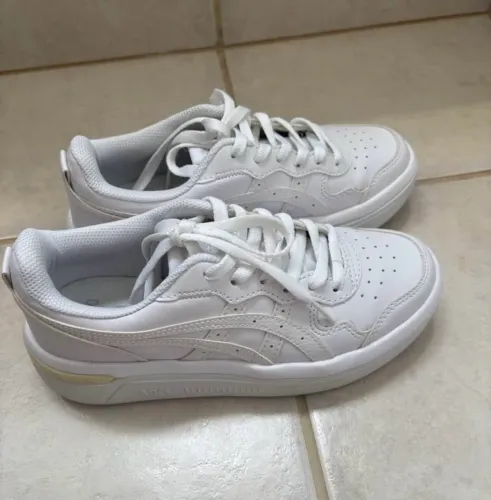 Tênis branco Asics