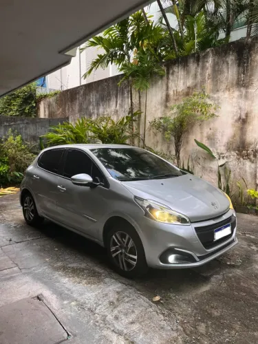 Peugeot 208 Active 1.2 Flex 12V 5P Mec. 2017