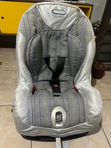 Cadeirinha infantil veicular