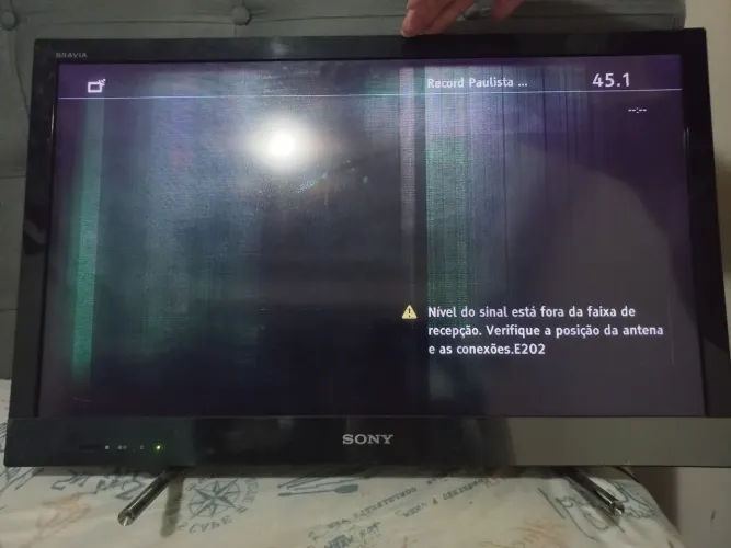 Vendo TV Sony Bravia 32 com defeito, p/ tira peça 