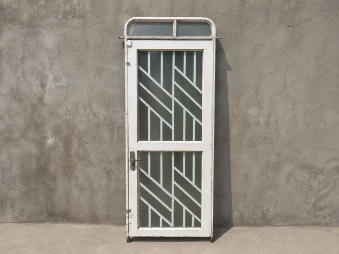 Porta de ferro com vidro