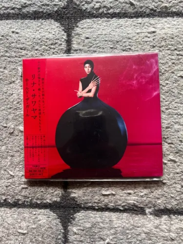 CD Rina Sawayama - Hold The Girl | VERSÃO JAPONESA EXCLUSIVA