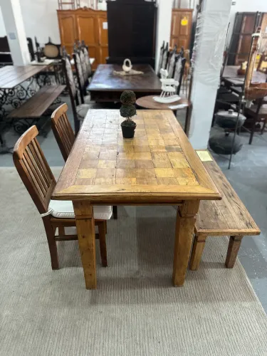 Mesa de Madeira com banco e 2 cadeiras