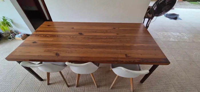 Mesa madeira com banco