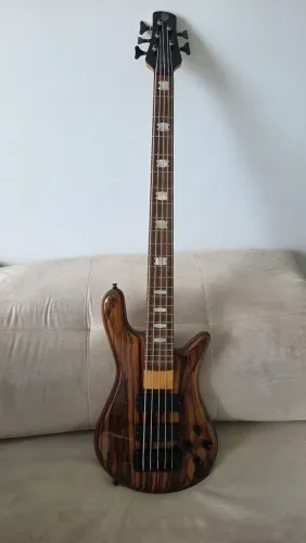 Baixo Spector Euro