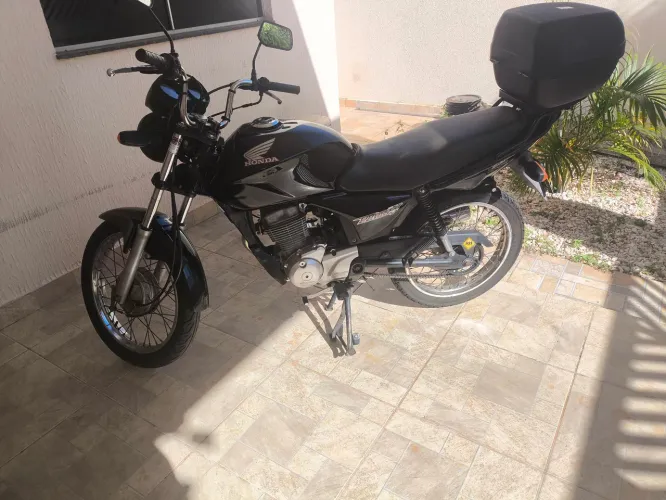 HONDA TITAN 150 KS - Partida no pedal