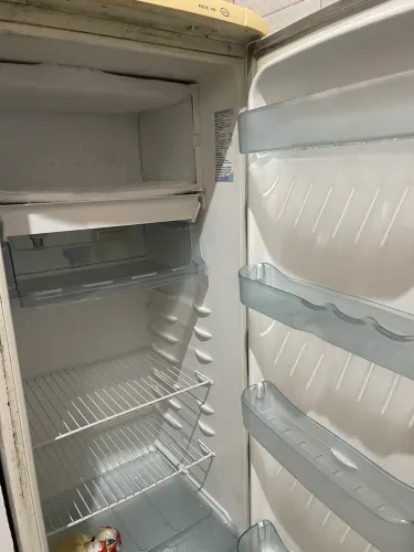 Geladeira funcionando perfeitamente ( degelo funciona)