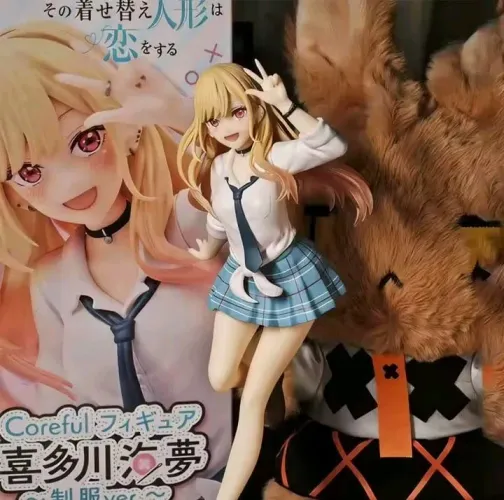 Boneca estatueta Marin Kitagawa, do anime My Dress-Up Darling.