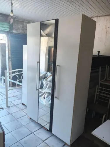 GUARDA-ROUPA 3 PORTAS COM ESPELHO