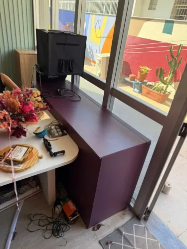 Balcão Baú Roxo 1,64m - Atendimento Recepção Loja Ateliê - Ótimo estado