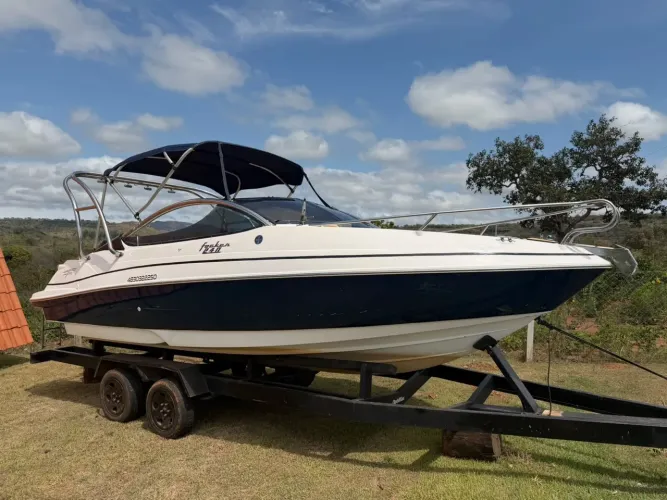 Lancha Focker 240