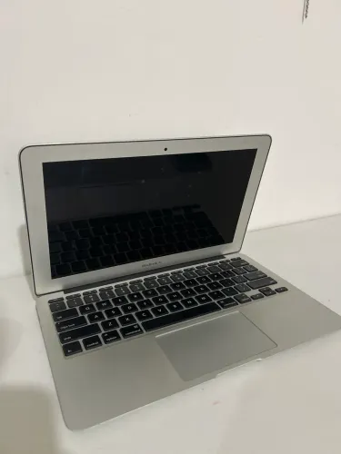 Macbook air 11 polegadas para retirada de peças