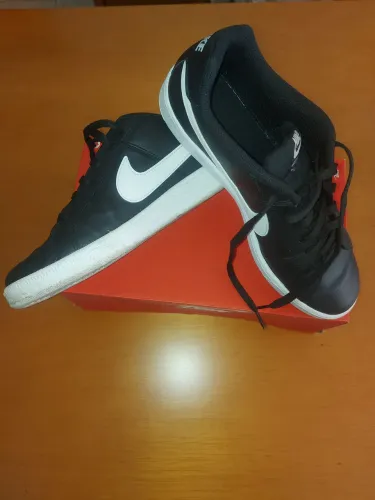 Nike court royale ORIGINAL  tam: 42
