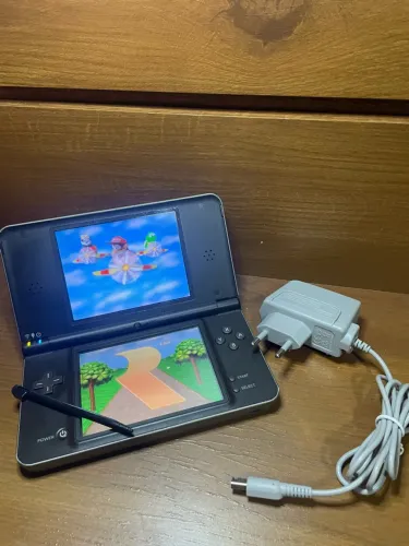 Nintendo DSi XL Desbloqueado